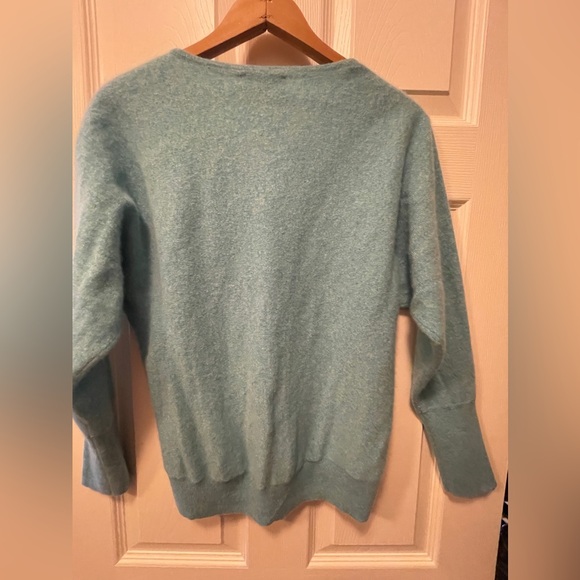 Tahari 100% Cashmere Turquoise Sweater Size L — Luxe & Cozy! - Picture 3 of 15